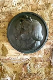 Commemorative plaque with relief Bronze half relief with heads in profile of Brothers Grimm
