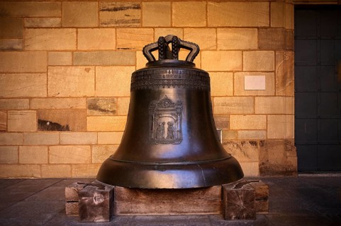 Osanna, large bell from the Neresheim monastery, bell founder Hans Rosenhart, inner courtyard, Old