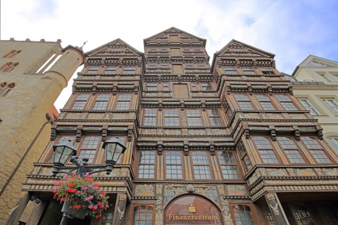 Historic Wedekind House built in 1598, half-timbered house, Renaissance, savings bank, market
