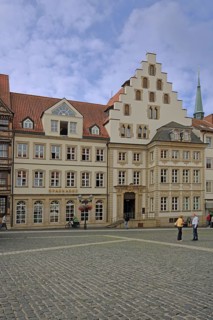 Baroque Lüntzelhaus built in 1755 with stepped gable, Market Square, Hildesheim, Lower Saxony,