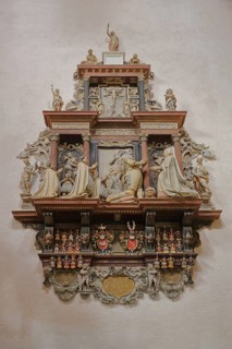 Aisle with monument to Bothmer with figures and decorations, Lower Saxon noble family, Stockem,