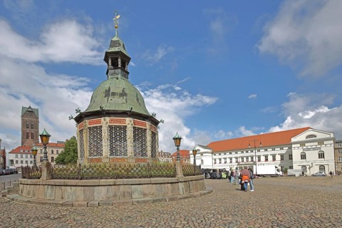 Renaissance water art with dome and classicist town hall, landmark, Marienkirchturm, Marienkirche,