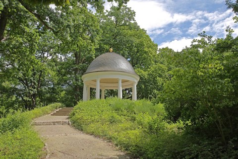 Classicist round youth temple with columns, round temple, pavilion, monopteros, palace garden,