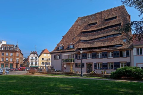 Place du Saumon with Maison du Sel salt house, Wissembourg, Weissenburg, Northern Vosges nature