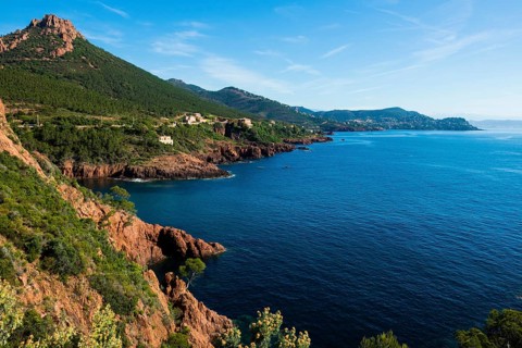 Picturesque coast and red rocks, near Anthéor, Saint-Raphaël, Massif de l'Esterel, Esterel