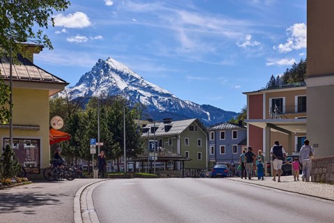 Mountain Watzmann, snow-covered mountain, general architecture, pedestrians as secondary motif,