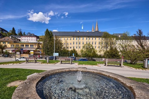 Royal Castle Berchtesgaden, Fischerbrunnen, master stonemason August Wolf, fountain, fountain made