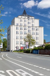 Cammann-Hochhaus, historic administration building of a former upholstery fabric weaving mill with