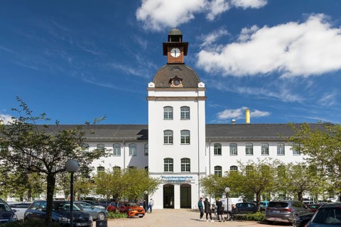 Kultur- und Gewerbepark schönherr.fabrik, heritage-protected main building of the former Saxon loom