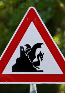 Traffic sign, Give way, Drachenfels with dragon, Drachenfelsbahn, Königswinter, North