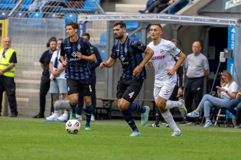 Football 3rd division, 2025/26 season, matchday 1: Waldhof Mannheim v SC Verl***On the ball: Tim