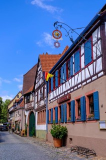Gasthaus Zum güldenen Stern, half-timbered houses in the old town, Ladenburg, Rhine-Neckar
