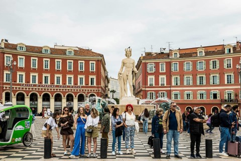 Square with classicist buildings in the old town, Place Masséna, Nice, Alpes Maritimes, Provence