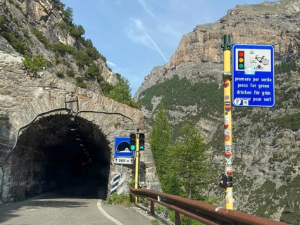 Demand traffic light in front of Galleria Diroccamento tunnel from 1928 on south-west ramp