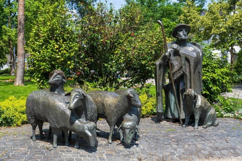 Shepherd's fountain, sculpture, artist Josef Rikus, Bad Lippspringe, climatic health resort,