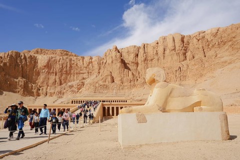 Sphinx and Hatshepsut Temple, Mortuary Temple of Hatshepsut, Deir el-Bahari, Thebes, Luxor, Egypt