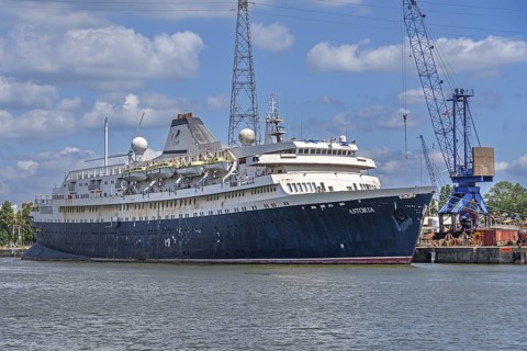 Astoria, cruise ship originally transatlantic ocean liner MS Stockholm, to be dismantled by ship