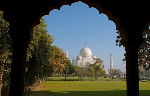 Taj Mahal or Taj Mahal, mausoleum, with Persian garden, Agra, Uttar Pradesh, India