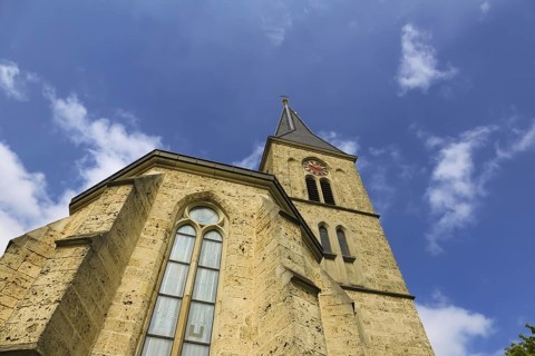 St. Martinus, catholic church, place of worship, sacral building, church tower, clock, cross,