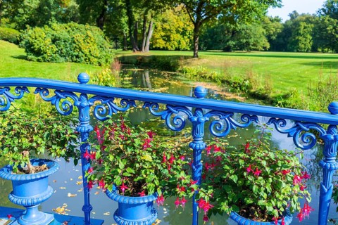 Fuchsia Bridge or Blue Bridge in Muskauer Park, UNESCO World Heritage Site, Bad Muskau, Upper