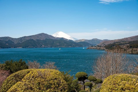 View of Lake Ashi with Mount Fuji volcano, Benten-no-hana Tenbodai viewpoint, Hakone Park, Hakone,