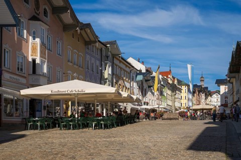 Gabelhäuser mit Lüftlmalerei in der Marktstraße, pedestrian zone, Altstadt, Bad Tölz, Upper