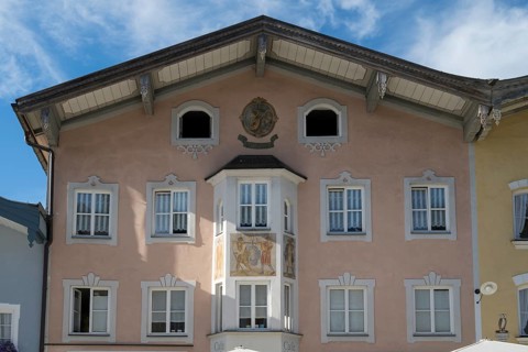 Gable house with air painting in Marktstraße, pedestrian zone, Bad Tölz, Upper Bavaria, Bavaria,