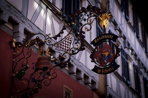 Nasenschild Restaurant Rossknecht im Schloss, Altstadt, half-timbered house, Bietigheim-Bissingen,