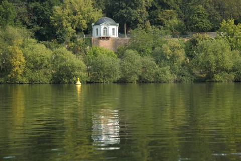 Classicistischer Frühstückspavillon am Main, Schlossgarten, Aschaffenburg, Lower Franconia,