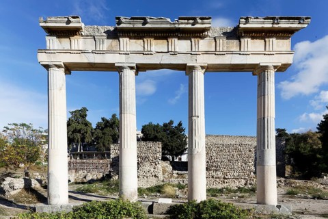 Four pillars of the ancient gymnasium, built 3rd century BC, Doric columns, western excavations,