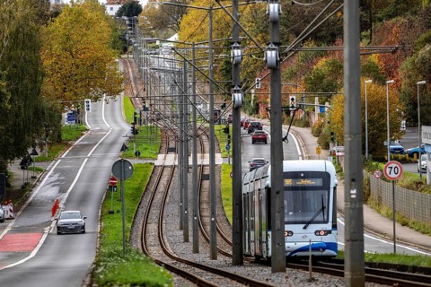 Bogestra tramway, line 305, on the Wattenscheider Hellweg, tram line in the middle of the street,