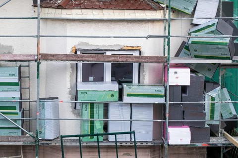 Energetic renovation of an apartment building, renovation of an old building, thermal insulation,