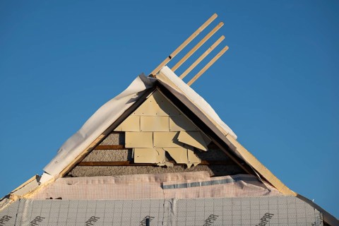 Energetic renovation of an apartment building, renovation of an old building, thermal insulation,