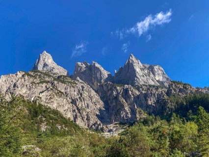 View from Klausbach Valley to the wild peaks of the Reither Alm with Stadelhorn and Mühlsturzhorn,
