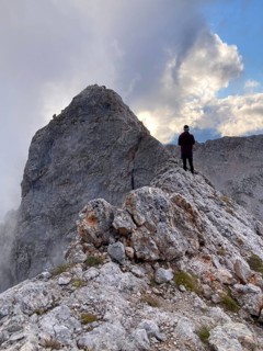 Mountaineers on the ridge of Wildalmkirchl, Steinernes Meer, Berchtesgaden Alps, Austria