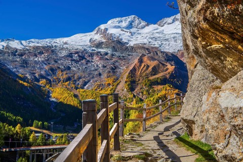 Historic chapel trail with Alphubel 4206m in autumn, Saas-Fee, Saasertal, Valais, Switzerland