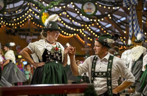 Traditional traditional costume show at the Tradition party tent, Oide Wies'n, Oktoberfest, Munich,