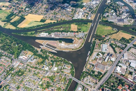 Wasserstraßenkreuz, Minden, Mittellandkanal, trough bridge, Weser, inland shipping, logistics,