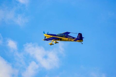 An Extra EA-300 of Extra Flugzeugproduktions- und Vertriebs GmbH with the registration D-EXBH
