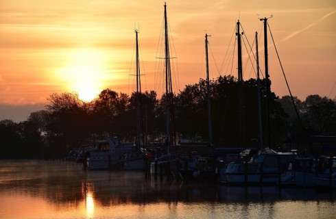 Morning atmosphere, sunrise at Lexfähre harbour, Dithmarschen, Schleswig-Holstein, Germany