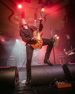 Dan Hawkins from The Darkness live on Dreams On Toast Tour at Metropol Berlin on 10/10/2025