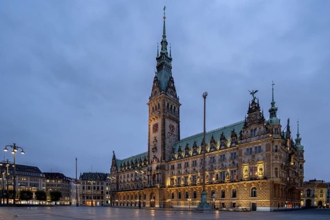 Town hall at the Rathausmarkt during the blue hour, Hamburg, Germany