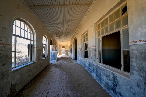 Former residential building, interior photo, Kolmanskop, restricted diamond area, near Lüderitz,