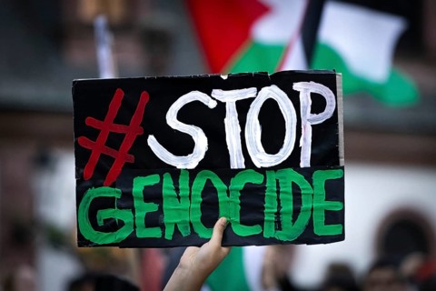 Around 1, 500 people take part in a pro-Palestine demonstration at the Hauptwache in Frankfurt am