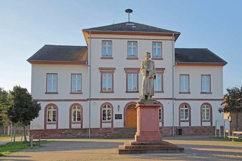 Schöffer monument at the town hall, Peter Schöffer first bookseller, publisher, entrepreneur of