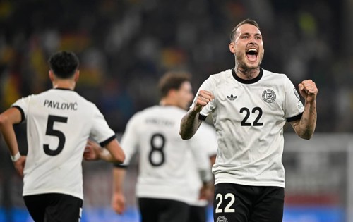 Goal celebration David Raum GER (22) Gesture Gesture Aleksandar Pavlovic GER (05) Leon Goretzka GER