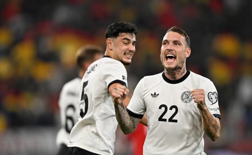 Goal celebration David Raum GER (22) Gesture Gesture Aleksandar Pavlovic GER (05) World Cup