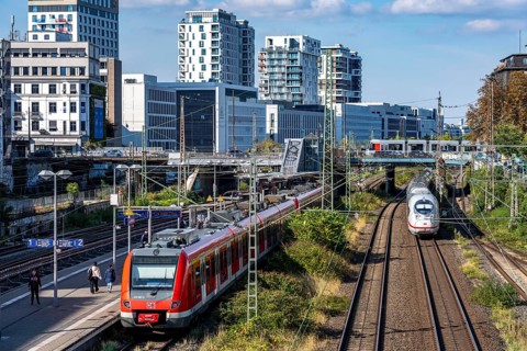 Wehrhahn railway station, railway line in Düsseldorf, along Toulouser Allee, residential area,