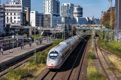 Wehrhahn railway station, railway line in Düsseldorf, along Toulouser Allee, residential area,