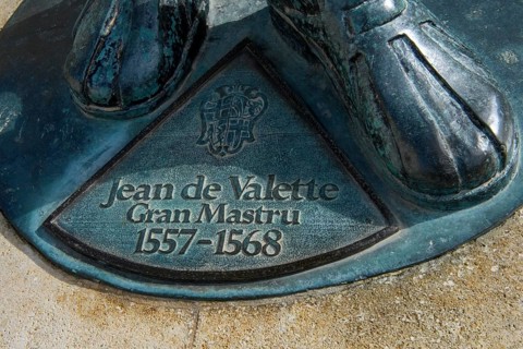 Inscription on base of bronze statue of Jean Parisot de la Valette, Grand Master of the Order of